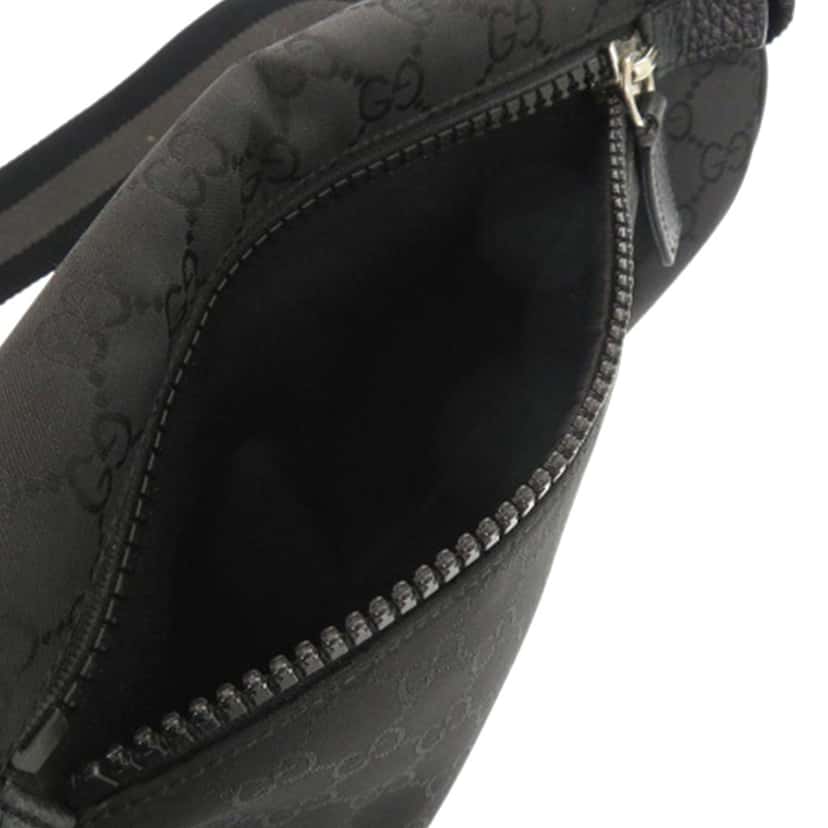 Gucci GG Nylon Web Belt Bag Black Very good condition - Model View