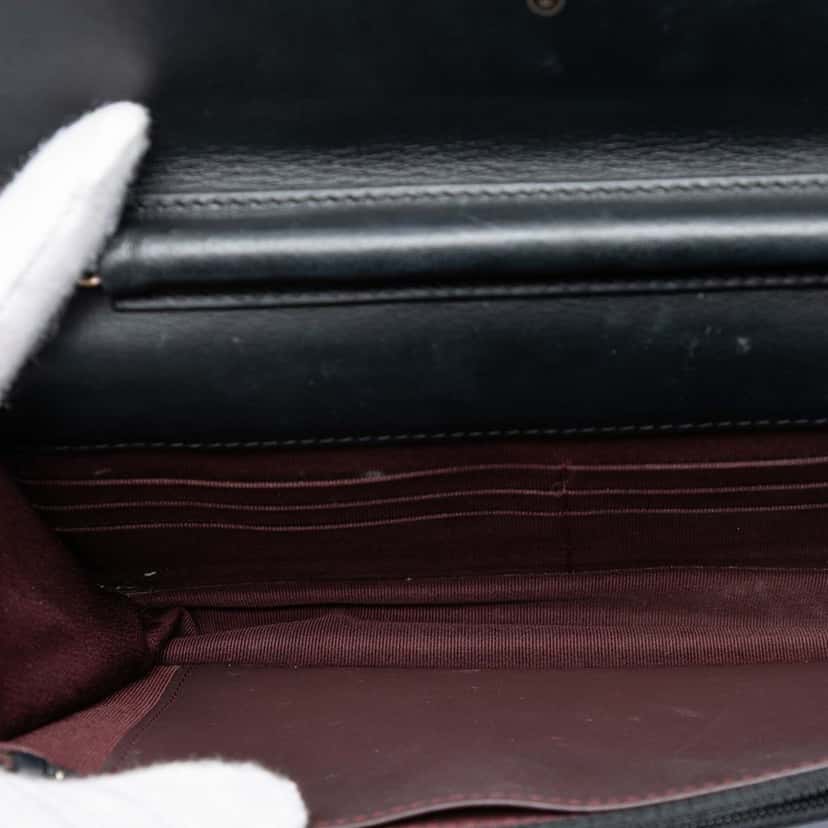 Chanel Quilted Aged Calfskin Reissue 2.55 Wallet on Chain Black Leather Very good condition - Model View