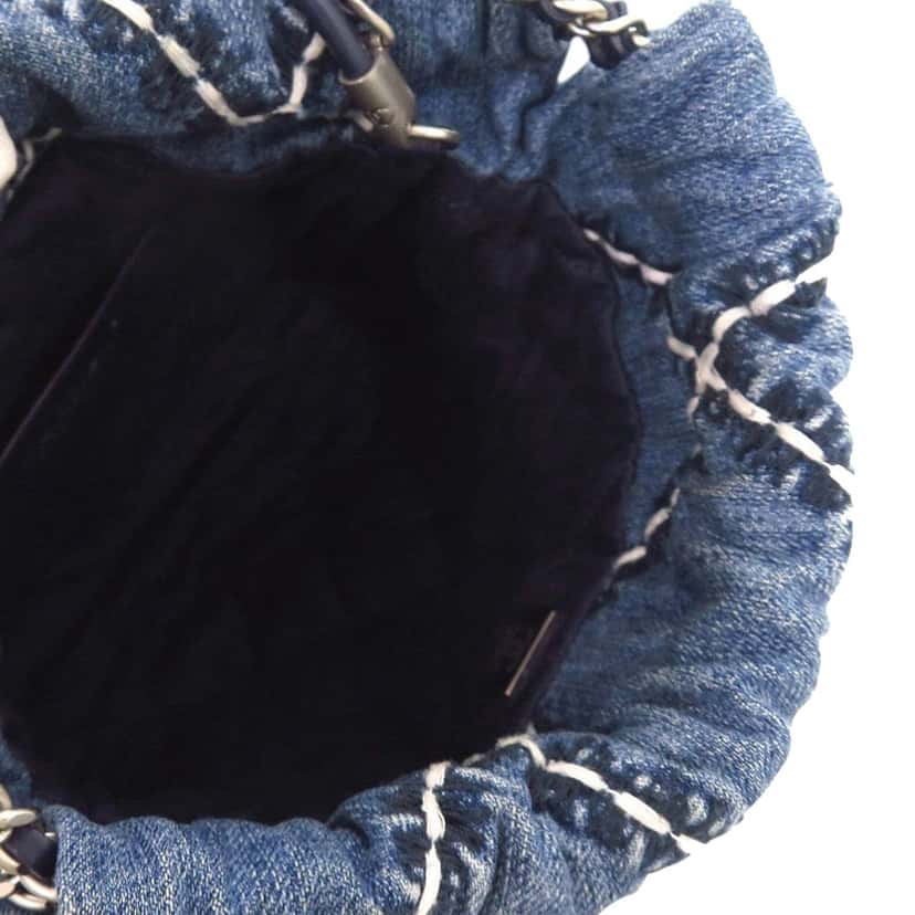 Chanel Mini Denim Stitched 22 Handbag Blue Very good condition - Model View