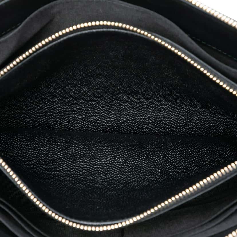 Chanel Quilted Caviar Boy O Case Zip Clutch Black Leather Very good condition - Model View