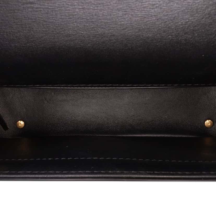 Valentino Medium Leather Vlogo Chain Shoulder Bag Black Leather Very good condition - Model View