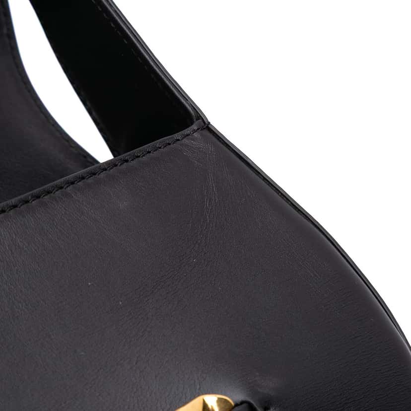 Valentino Medium Leather Vlogo Chain Shoulder Bag Black Leather Very good condition - Box View