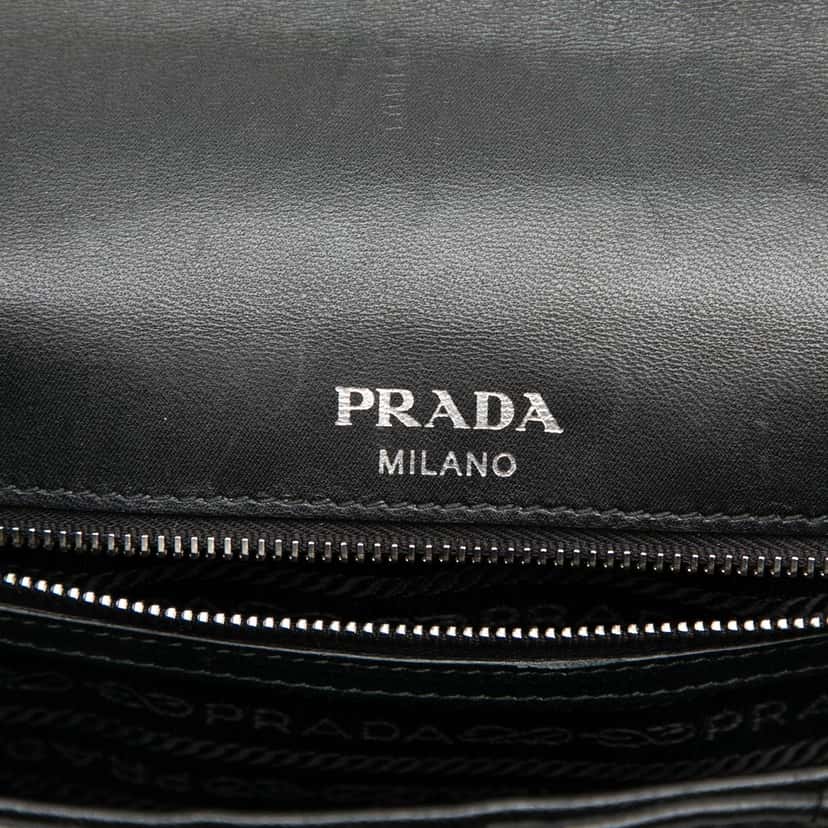 Prada Nappa Gaufre Chain Flap Black Leather Very good condition - Box View