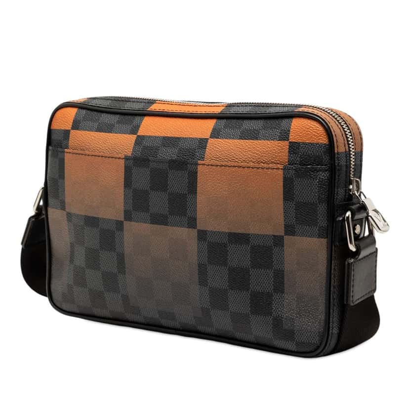 Louis Vuitton Damier Graphite Giant Alpha Messenger Bag Black Very good condition - Back View
