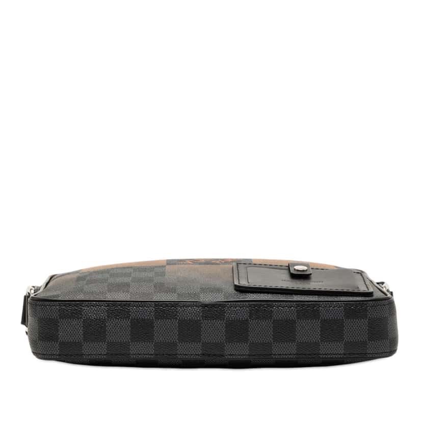 Louis Vuitton Damier Graphite Giant Alpha Messenger Bag Black Very good condition - Inside View