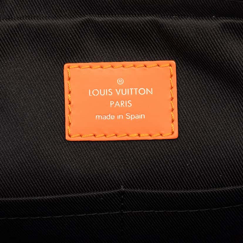 Louis Vuitton Damier Graphite Giant Alpha Messenger Bag Black Very good condition - Box View
