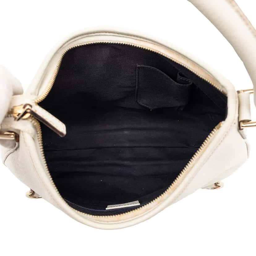 Gucci Calfskin Abbey D Ring Shoulder Bag White Leather Very good condition - Model View
