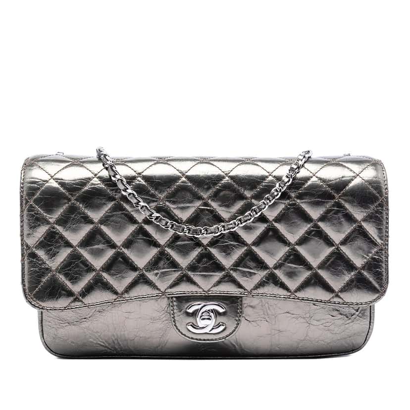 Chanel Medium Metallic Crackled Calfskin Clams Pocket Flap Silver Leather Very good condition - Front View