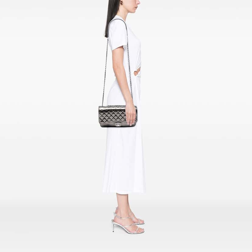 Chanel Medium Metallic Crackled Calfskin Clams Pocket Flap Silver Leather Very good condition - Box View