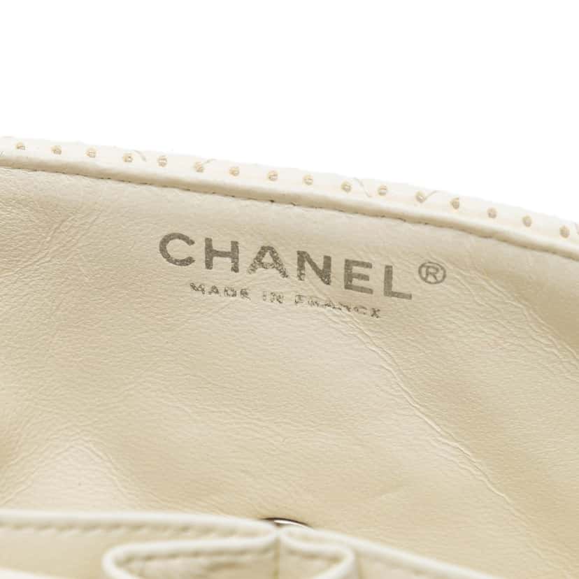 Chanel Classic Perforated Lambskin East West Flap White Leather Very good condition - Box View