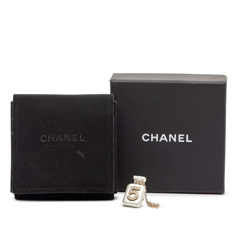 Chanel CC Resin Gold Plated Rhinestone No. 5 Perfume Bottle Brooch White Plastic Very good condition - Model View