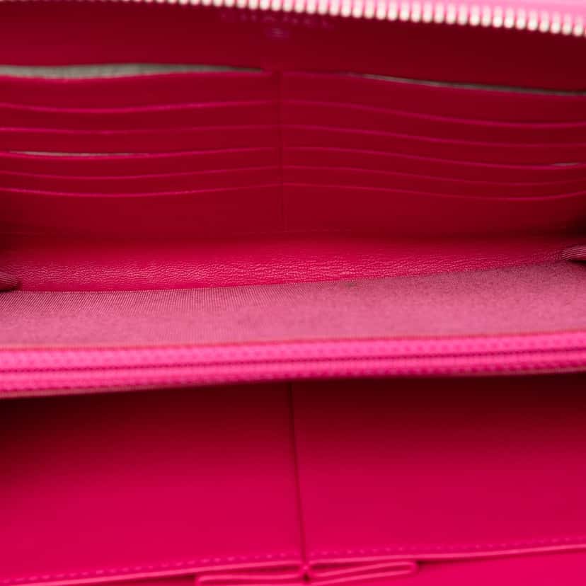 Chanel Large Quilted Lambskin Zip Around Organizer Clutch Pink Leather Very good condition - Model View