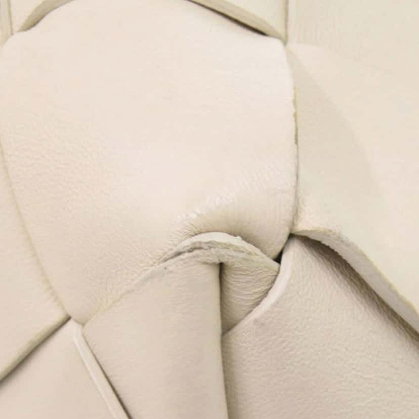 Bottega Veneta Lambskin Maxi Intrecciato Cabat Tote 30 White Leather Very good condition - Box View