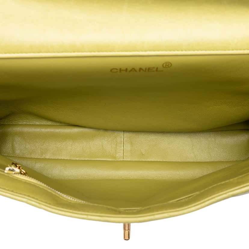 Chanel Jumbo Quilted Lambskin Double Sided Flap Yellow Leather Very good condition - Model View