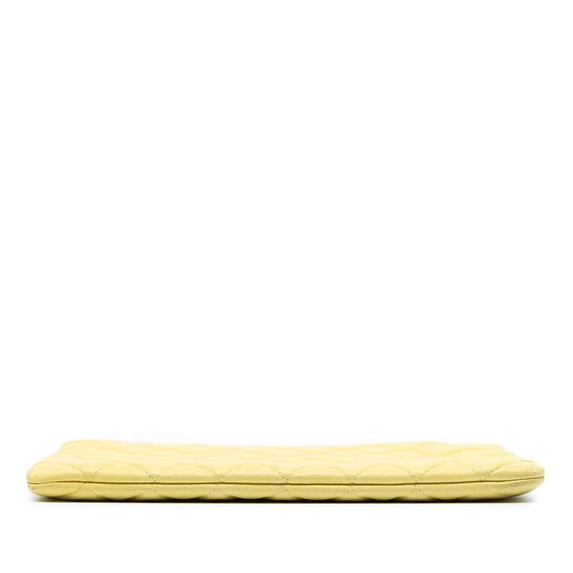 Chanel Medium Quilted Caviar O Case Clutch Yellow Leather Good condition - Inside View