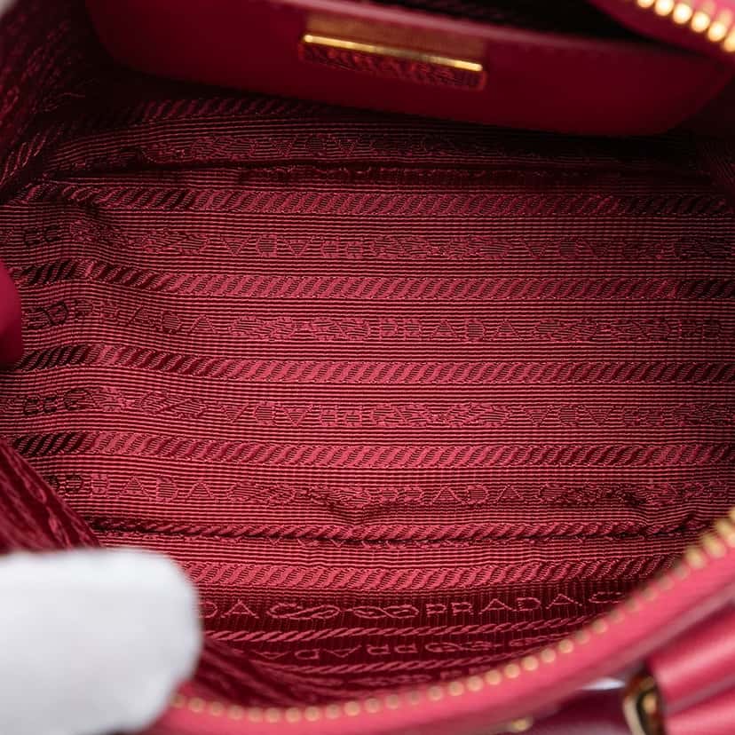 Prada Mini Saffiano Lux Promenade Satchel Pink Leather Very good condition - Model View