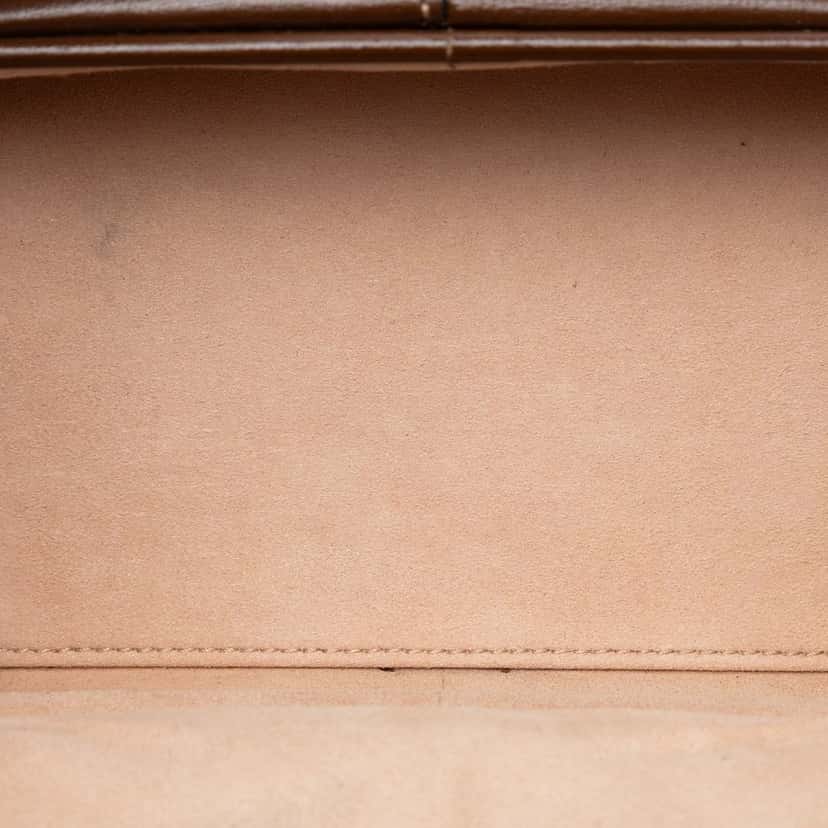 Gucci Mini GG Supreme Clasp Crossbody Beige Very good condition - Model View