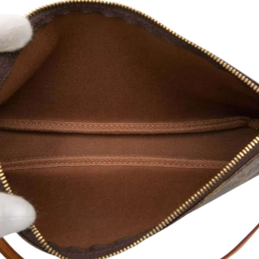Louis Vuitton Monogram Pochette Accessoires Brown Very good condition - Model View