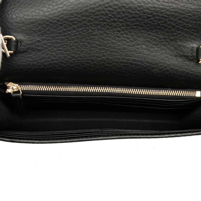 Gucci Leather Interlocking G Dollar Wallet on Chain Black Leather Very good condition - Model View