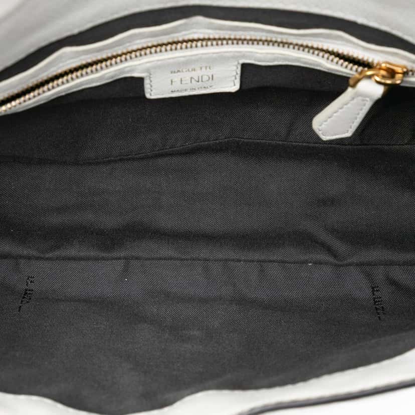 Fendi Zucca Embossed Leather Baguette Satchel White Leather Very good condition - Model View