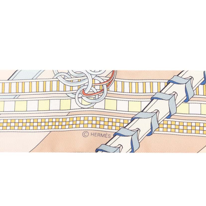 Hermès Brides et Gris Gris Silk Twilly Scarf Beige Very good condition - Model View