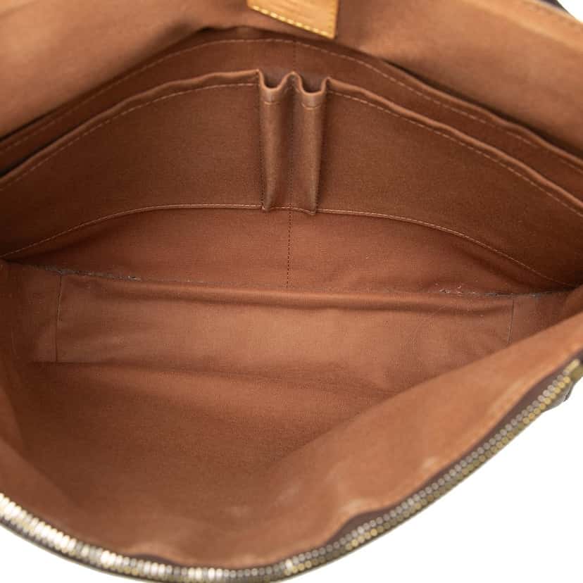 Louis Vuitton Monogram Beaubourg Messenger MM Brown Very good condition - Model View