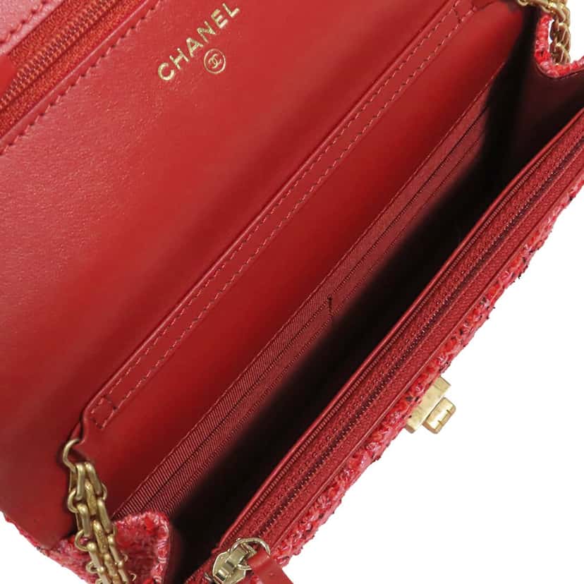 Chanel Quilted Tweed Reissue 2.55 Wallet On Chain Red Very good condition - Model View
