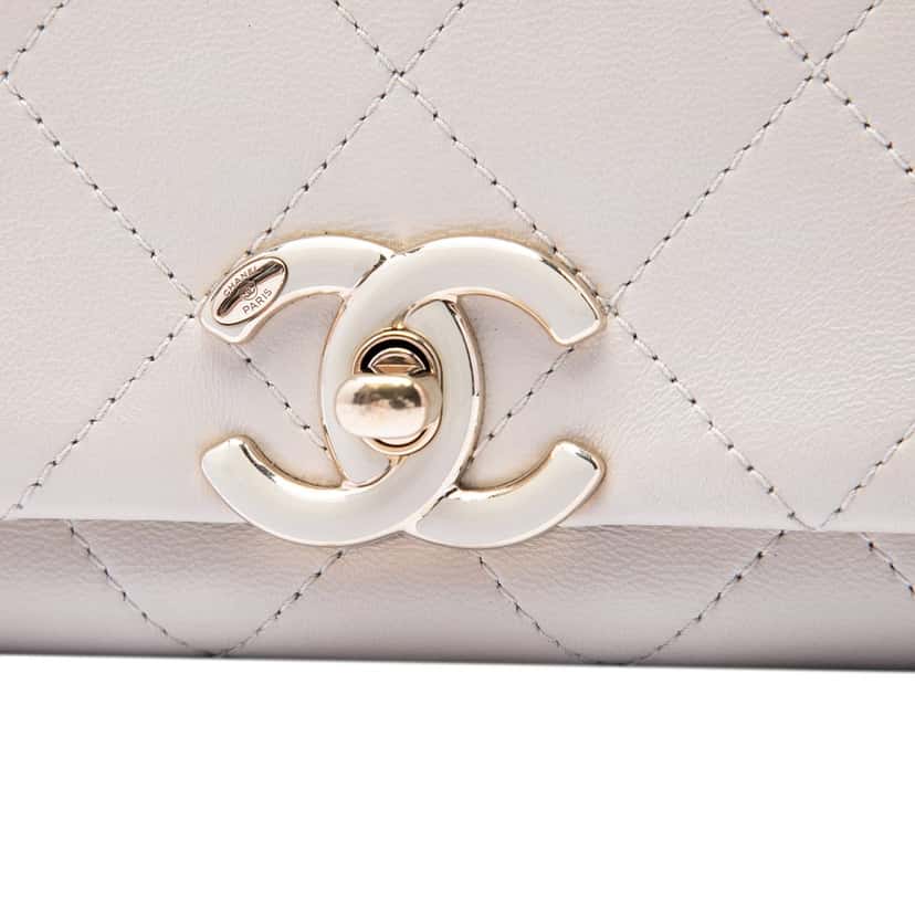 Chanel Large Quilted Lambskin Twist Chain Enamel CC Flap White Leather Very good condition - Box View