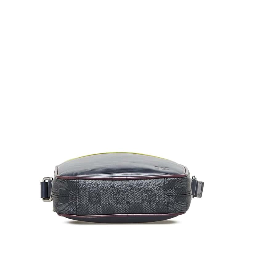 Louis Vuitton Epi Damier Graphite Danube Slim Black Leather Very good condition - Model View