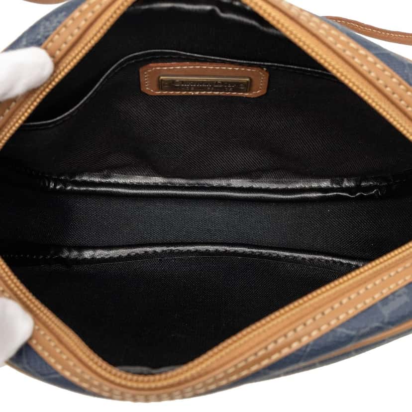 Dior Honeycomb Coated Canvas Crossbody Blue Very good condition - Model View