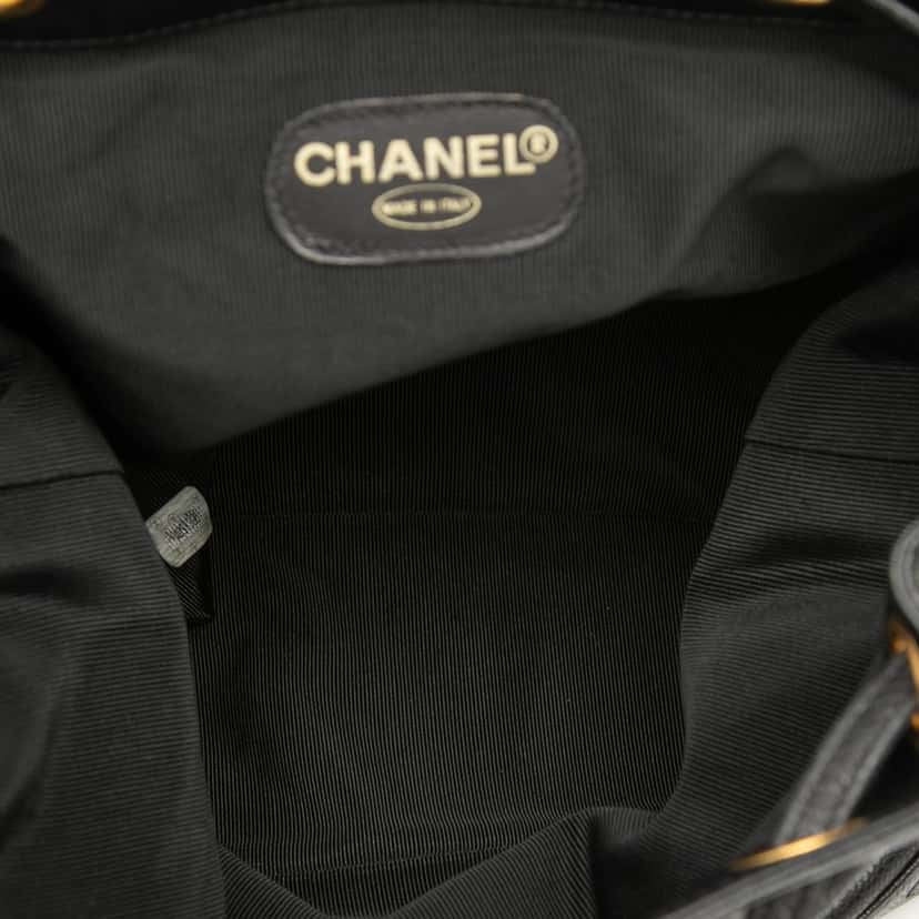 Chanel Caviar Triple CC Backpack Black Leather Very good condition - Model View