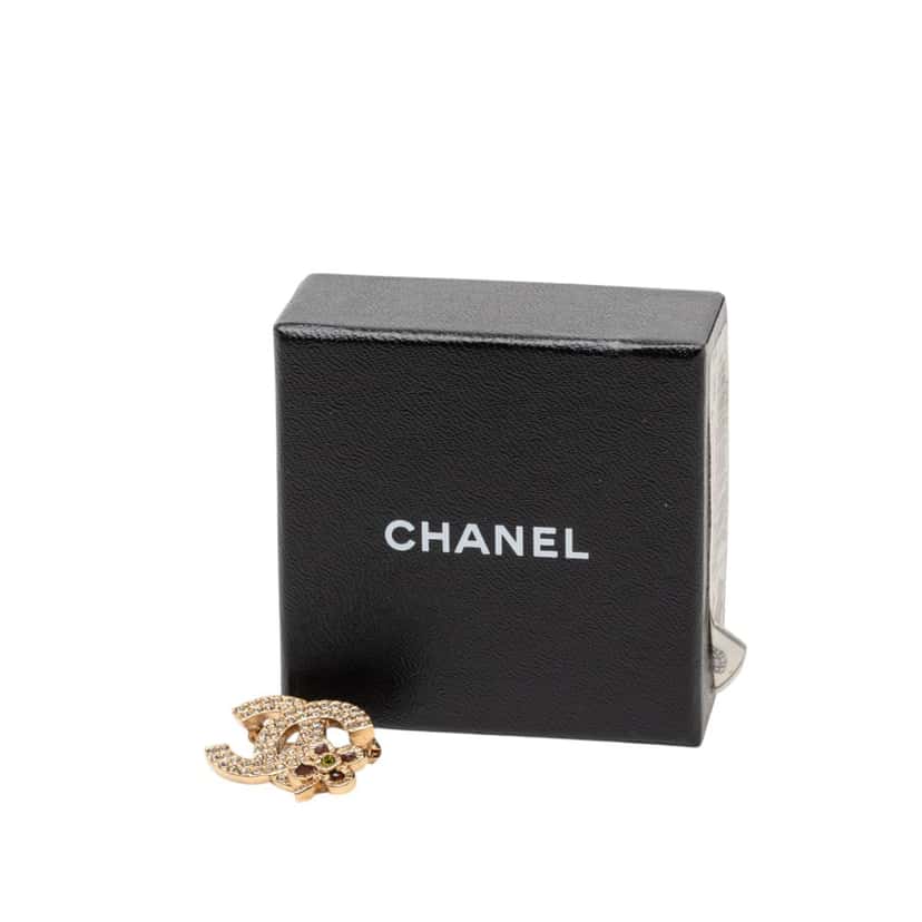 Chanel CC Gold Plated Strass Clover Leaf Pin Brooch Gold Metal Very good condition - Model View