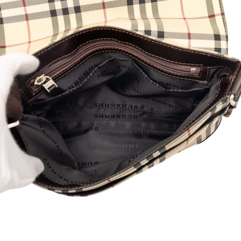 Burberry House Check Canvas Flap Crossbody Beige Very good condition - Model View