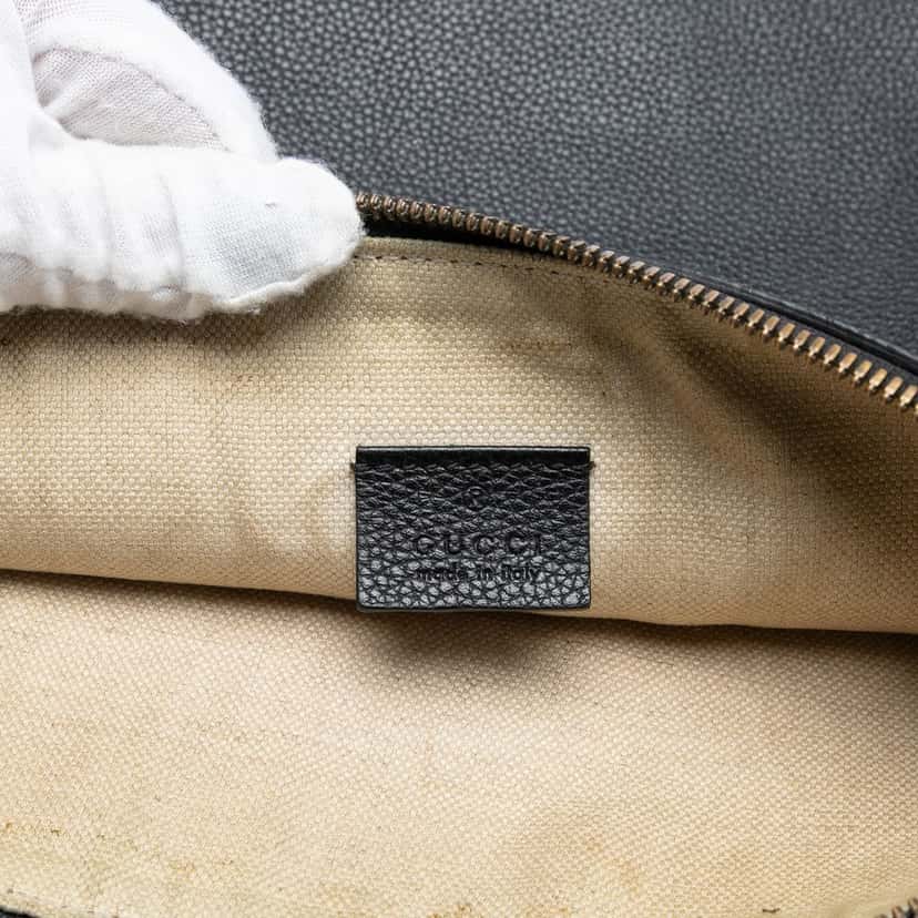 Gucci Leather Logo Clutch Black Leather Very good condition - Box View