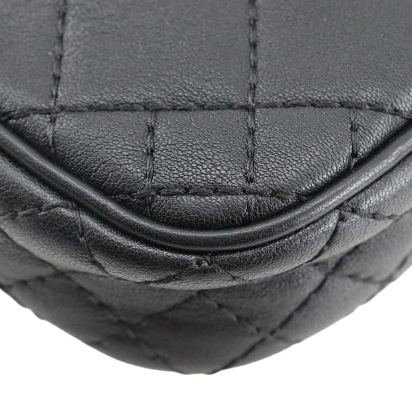 Versace Quilted Leather Medusa Belt Pouch Crossbody Black Leather Very good condition - Model View