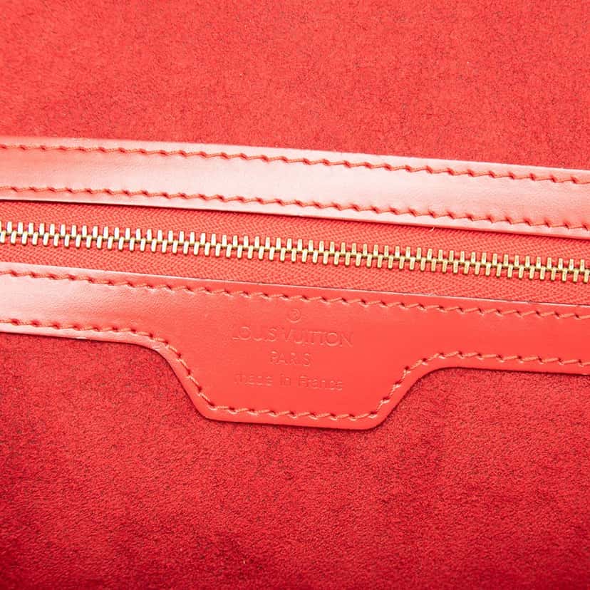 Louis Vuitton Epi Lussac Red Leather Very good condition - Box View