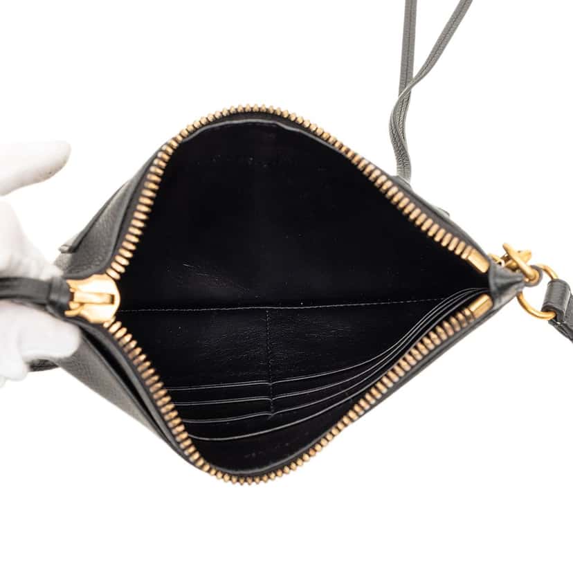 Balenciaga Grained Calfskin Neo Classic Pouch XS Black Leather Very good condition - Model View
