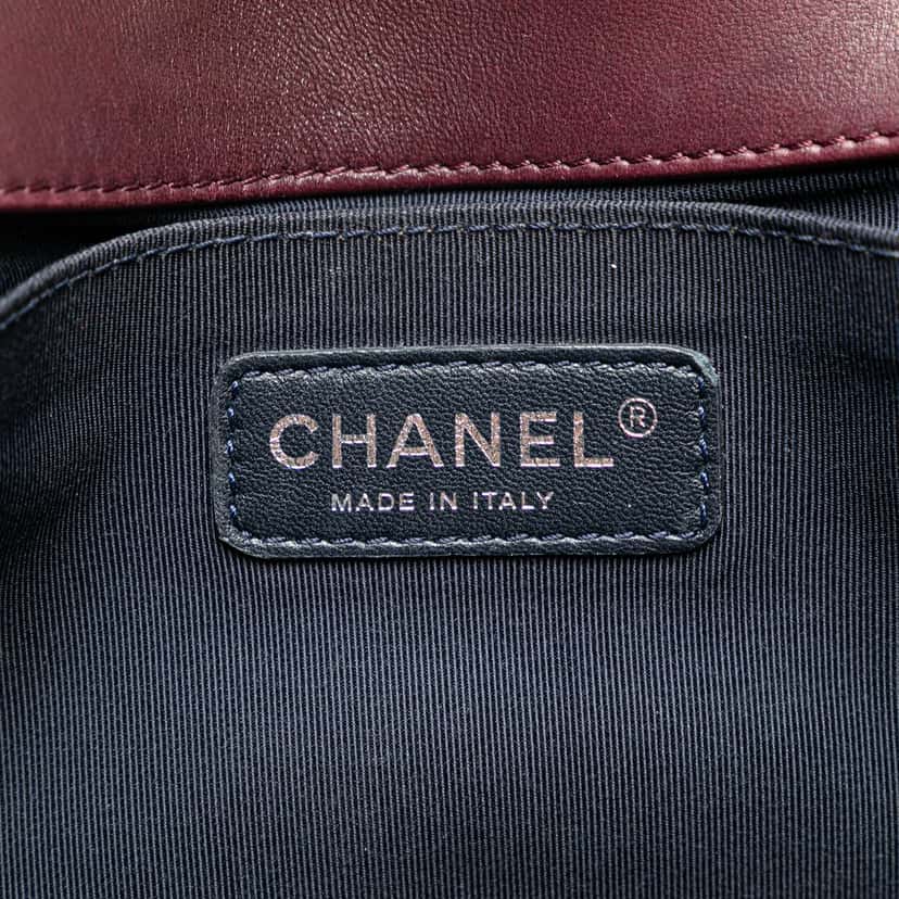 Chanel Old Medium Velvet and Tweed Boy Flap Red Very good condition - Box View
