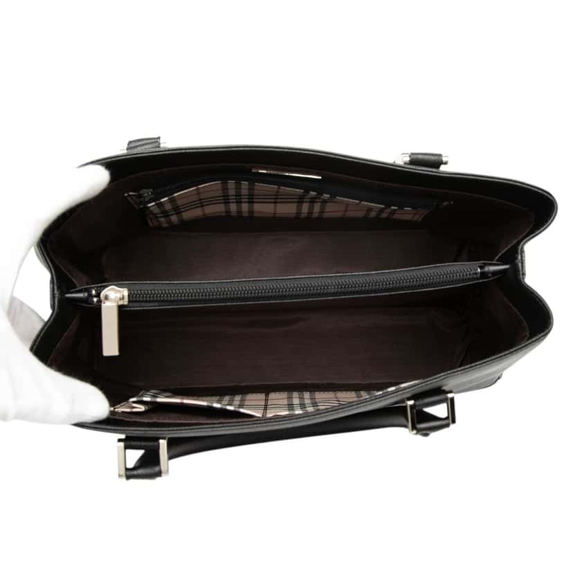 Burberry Leather Tote Black Leather Very good condition - Model View