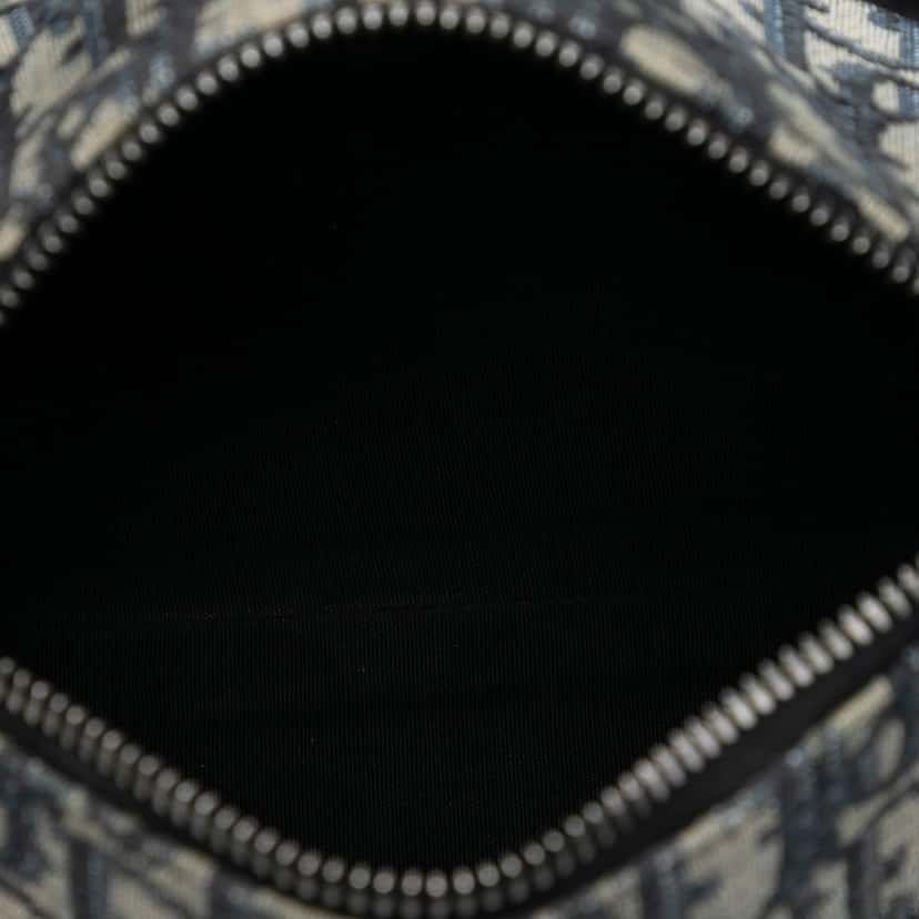 Dior Mini Oblique Canvas Roller Messenger Bag Blue Very good condition - Model View