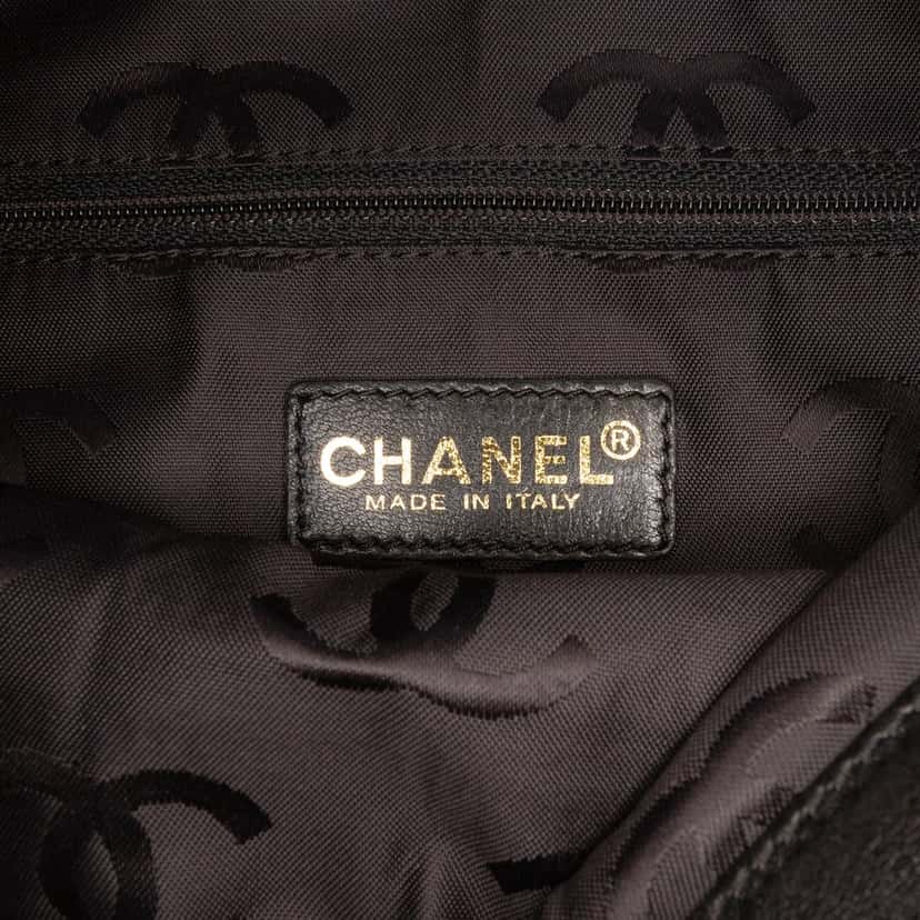 Chanel CC Chocolate Bar Lambskin Fold Down Envelope Shoulder Bag Black Leather Very good condition - Box View