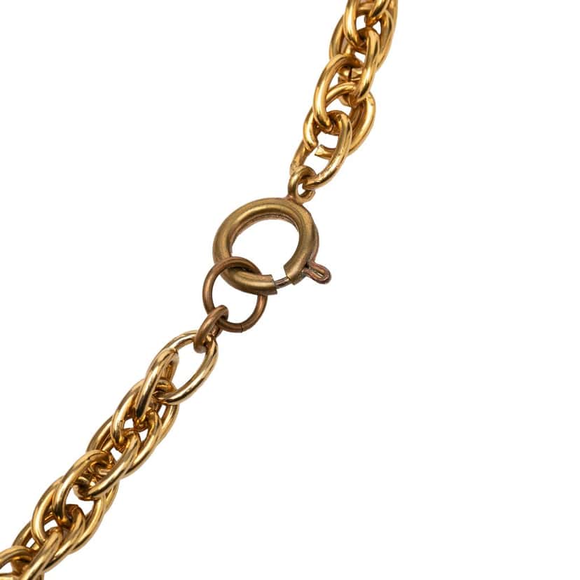 Chanel CC Gold Plated Round Pendant Necklace Gold Metal Very good condition - Model View