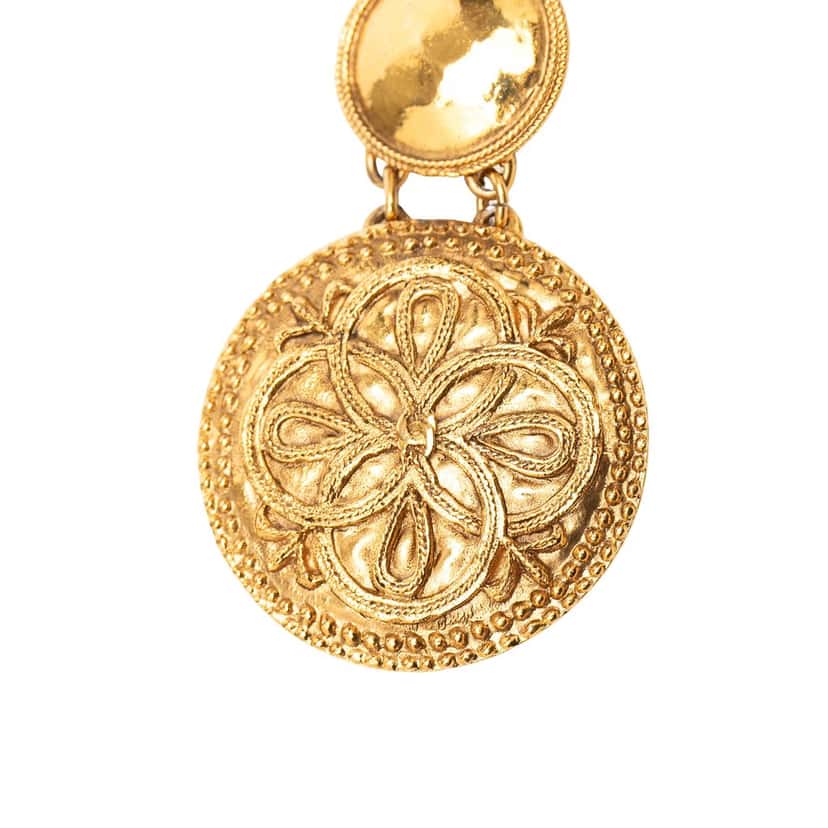 Chanel Gold Plated Medallion Link Chain Belt Gold Metal Very good condition - Back View