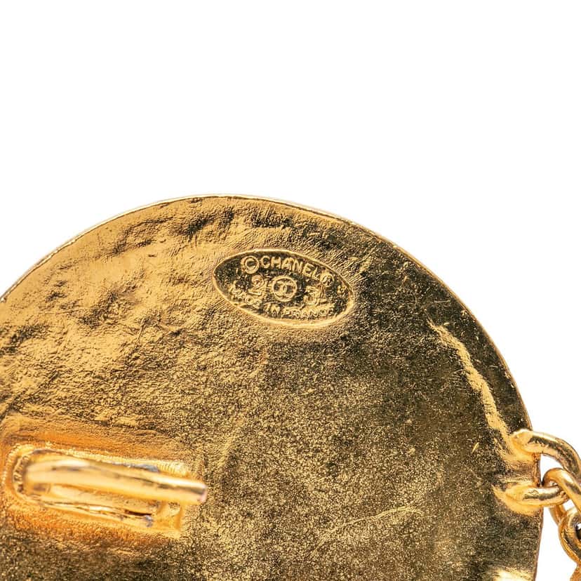Chanel Gold Plated Medallion Link Chain Belt Gold Metal Very good condition - Model View