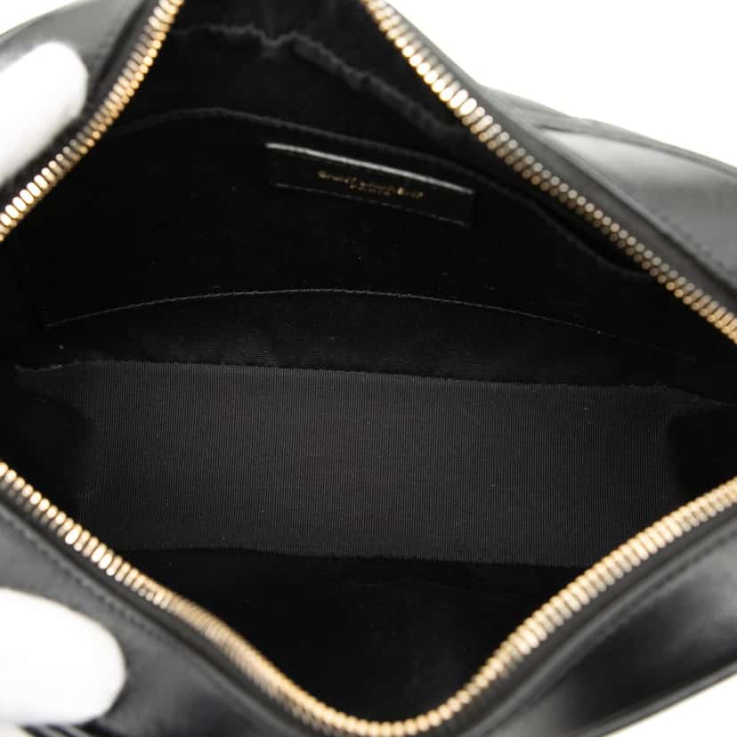 Saint Laurent Matelasse Leather Monogram Lou Camera Bag Black Leather Very good condition - Model View