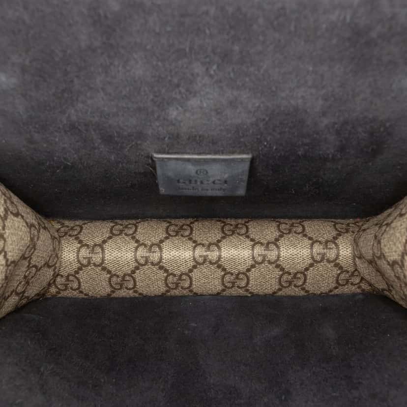 Gucci Small GG Supreme Dionysus Crossbody Beige Very good condition - Model View