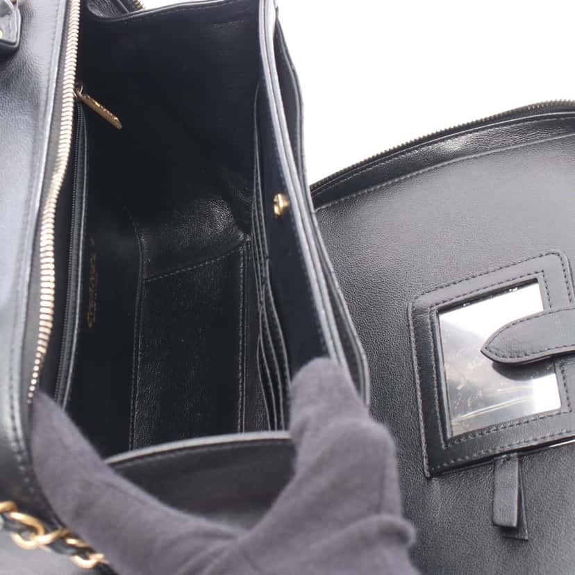 Chanel Large Caviar CC Filigree Vanity Case Black Leather Very good condition - Inside View