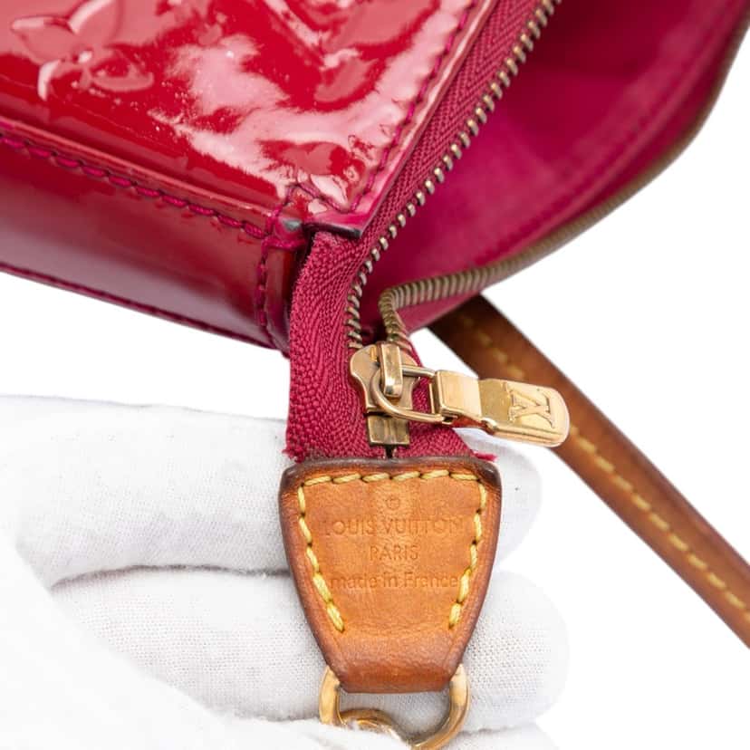 Louis Vuitton Monogram Vernis Pochette Accessoires Red Leather Very good condition - Box View