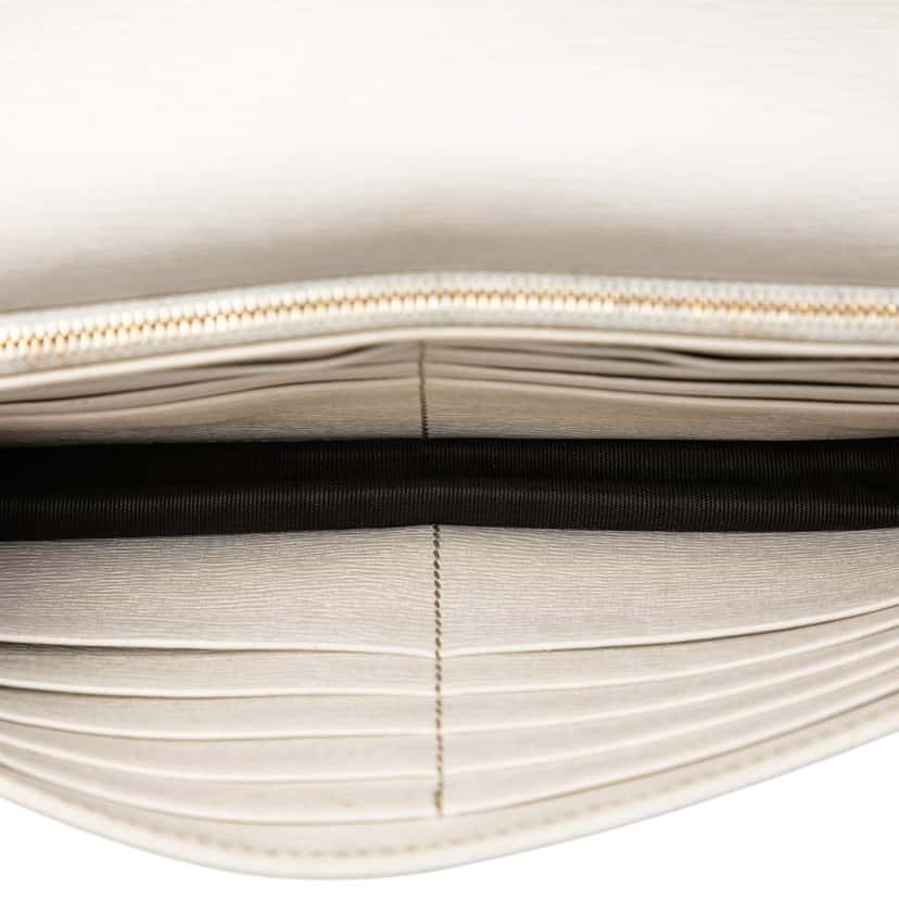 Gucci Leather Betty Wallet On Chain White Leather Very good condition - Model View