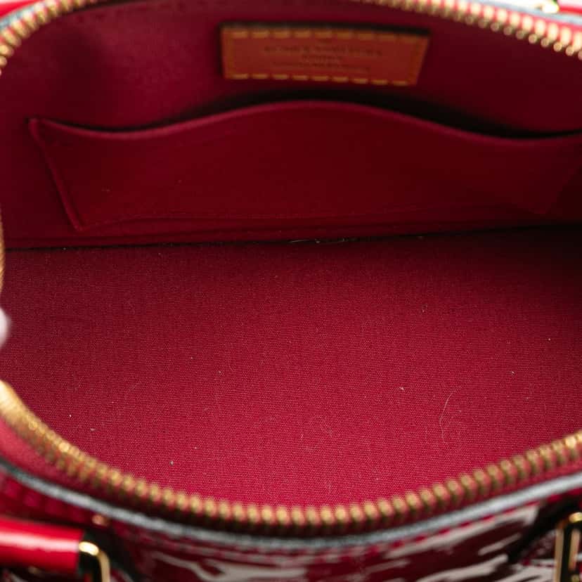 Louis Vuitton Monogram Vernis Alma BB Red Leather Very good condition - Model View